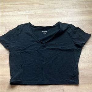 Wild Fable Black V-Neck Short Sleeve Tee